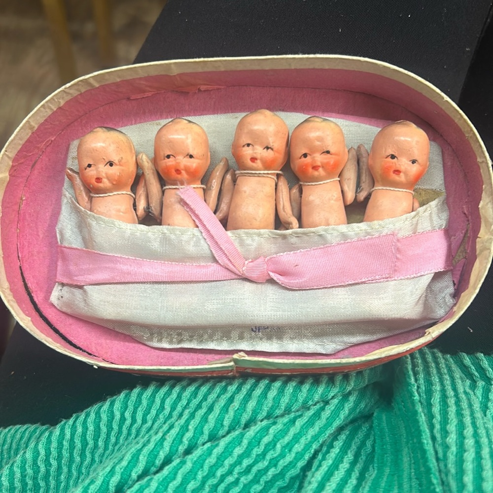 Quintuplets Japanese dolls